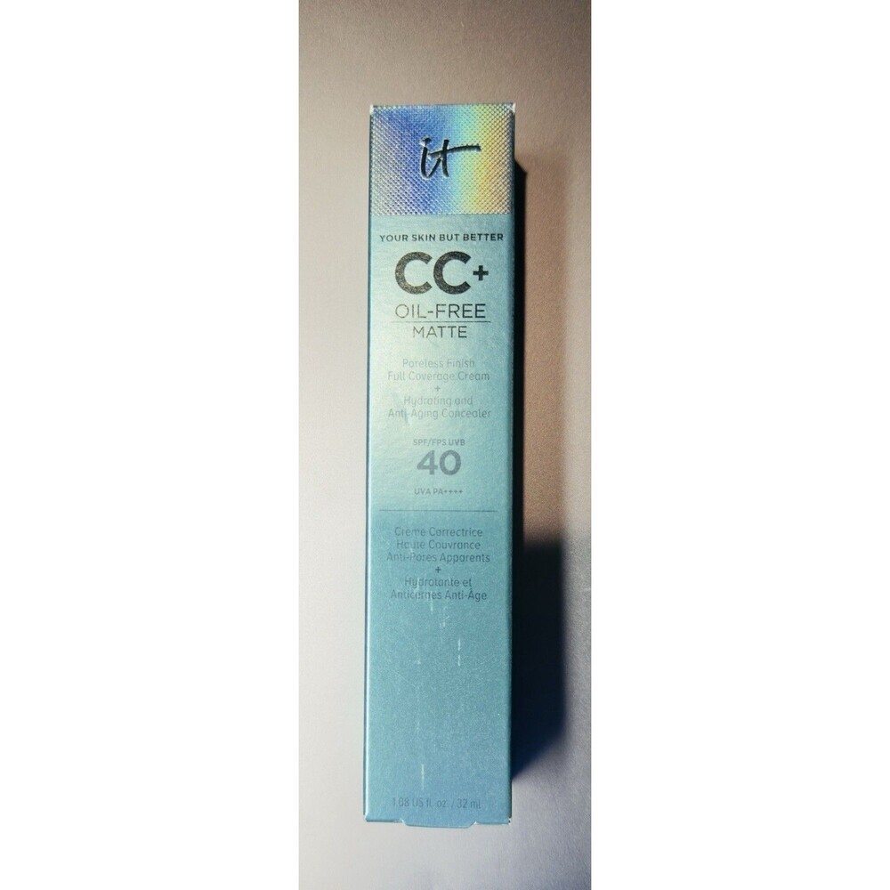 It Cosmetics CC+ Oil-Free Matte Full Coverage Foundation SPF 40 - Medium Tan